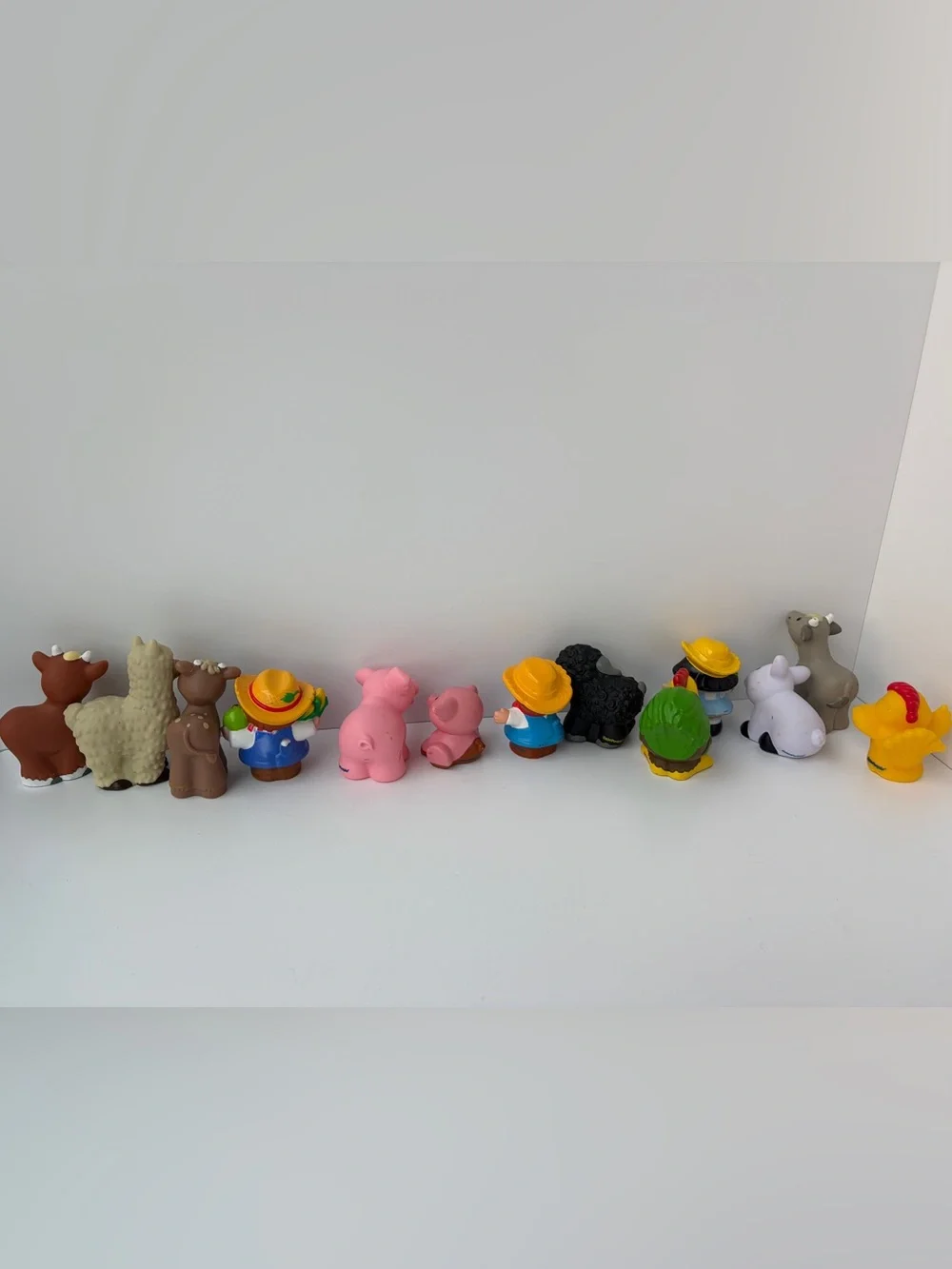 Fisher Price Little People Farm Animals and Farmers Alpaca Llama Lot of 13